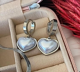 Kalpli beyaz Sedef Çelik küpe