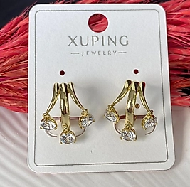 Üçlü görünüm tek taş detaylı çelik küpe